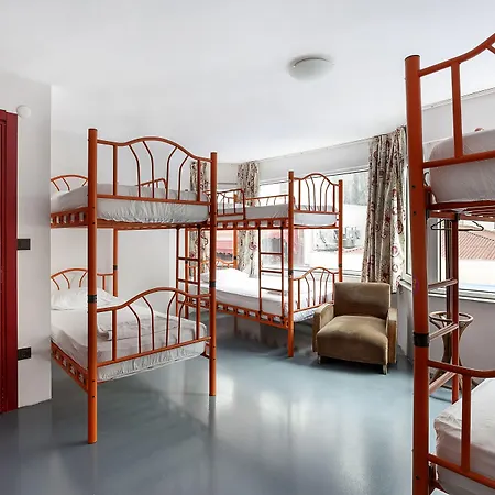 Hush Hostel Moda-3