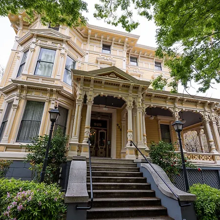 Hi Sacramento Hostel-3
