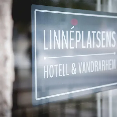 Linneplatsens Hotell & Vandrarhem-3
