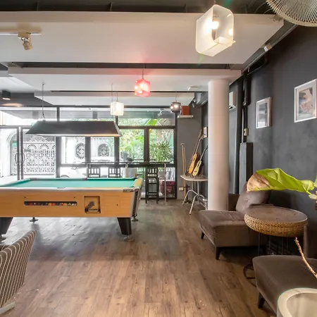 Cheqinn Hostel - Sukhumvit 4 Nana Plaza-3