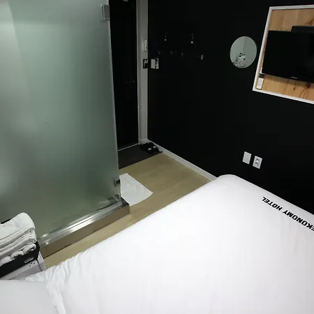 Ekonomy Hotel Myeongdong Premier-2