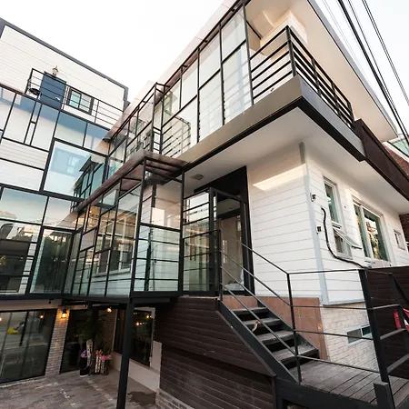 Inno Hostel & Pub Lounge Hongdae-2
