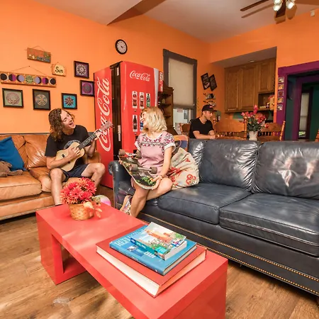 International Travelers House Hostel - Downtown San Diego Little Italy (Adults Only)-3