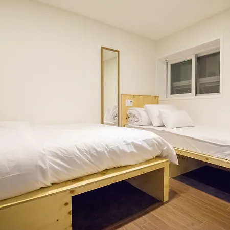 Step Inn Myeongdong 1-2