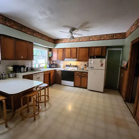 Eugene Lodge And International Hostel-3