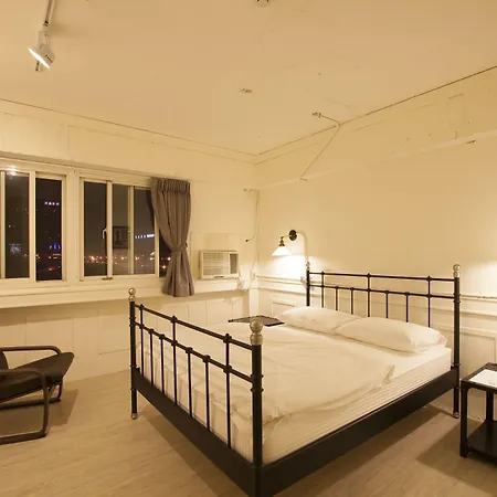 Mr. Lobster'S Secret Den Design Hostel-2