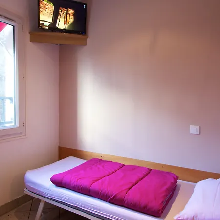 Bastille Hostel-3