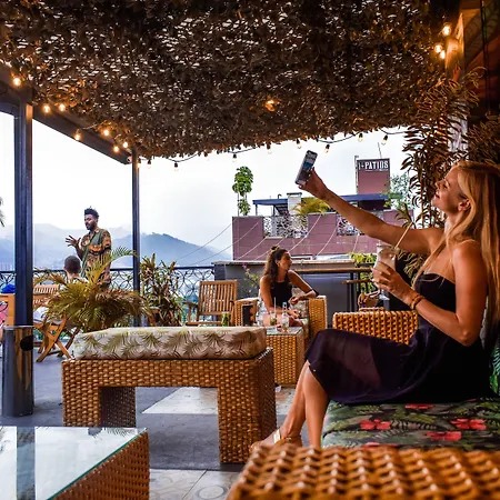 Los Patios Hostel Medellin-2