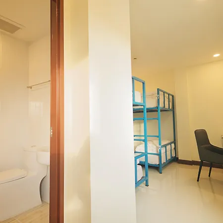 Happy Hostel-2