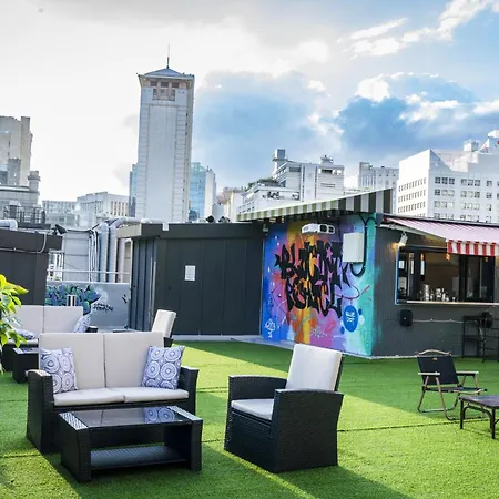 Bluedot Poshtel-2