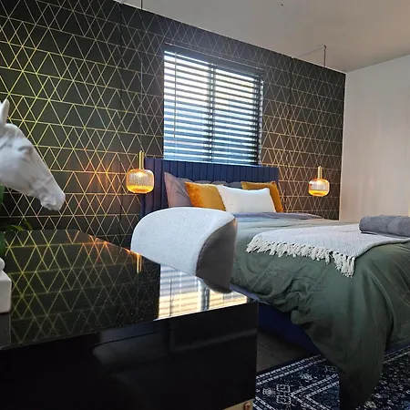 Forty First Place - Boutique Hostel-3