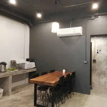 Ekanek Hostel (Adults Only)-3