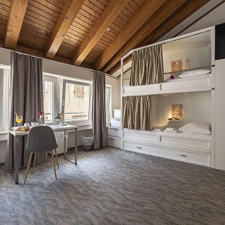 Downtown Boutique Hostel-2