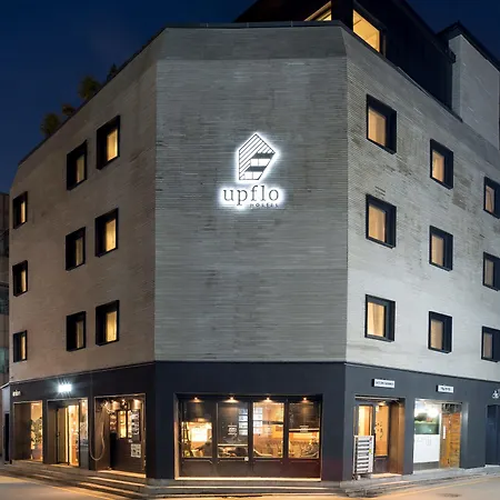 Upflo Hostel-2
