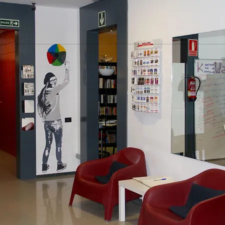 Alternative Creative Youth Hostel Barcelona-2