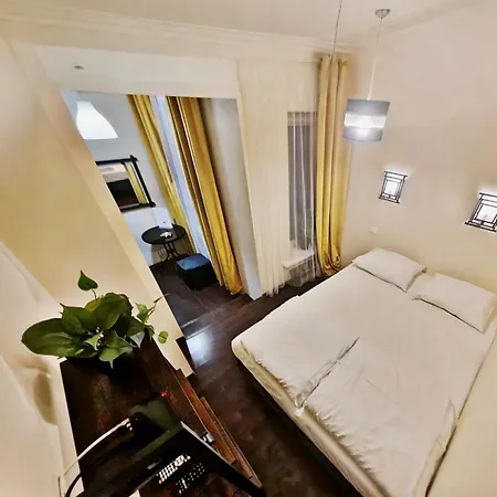 Hostel Helvetia - Private Rooms In City Center-3