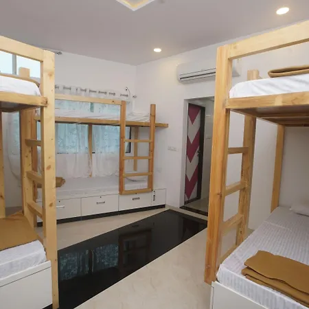 Mumbai Staytion Dorm- A Backpackers Hostel-2