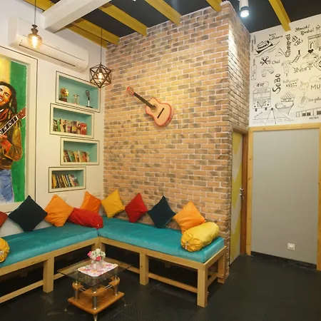 Mumbai Staytion Dorm- A Backpackers Hostel-3
