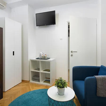 Hostel Bureau-3