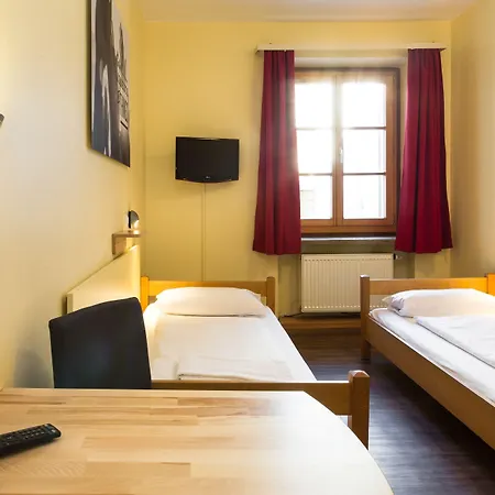 Euro Youth Hotel Munich-3