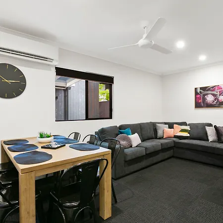 Redhill Cairns Living - Martyn St-3