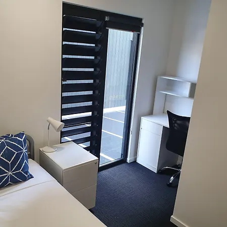 Redhill Cairns Living - Martyn St-2
