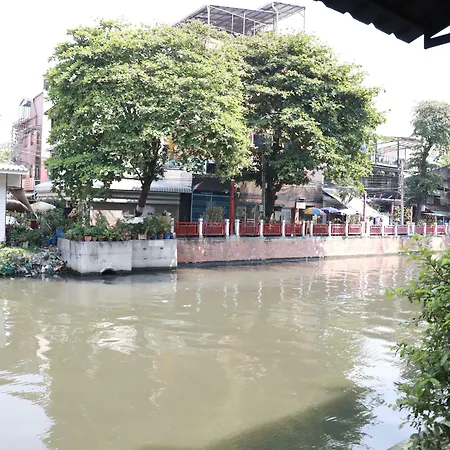 The Cube Hostel Khaosan-3