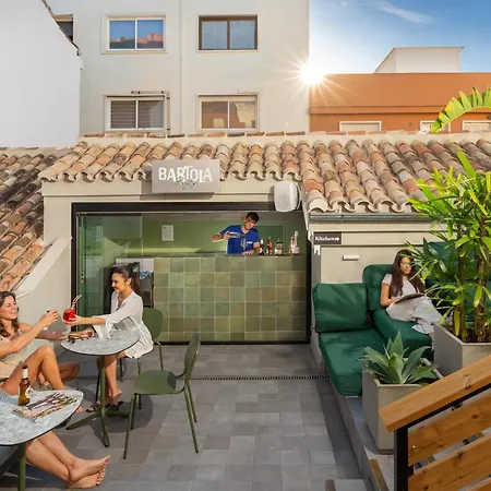 Coeo Hernan Ruiz Rooftop Pool Hostel-3