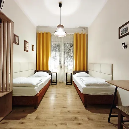 Hostel Helvetia - Private Rooms In City Center-2