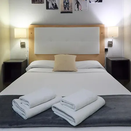 Wow Hostel Barcelona-2
