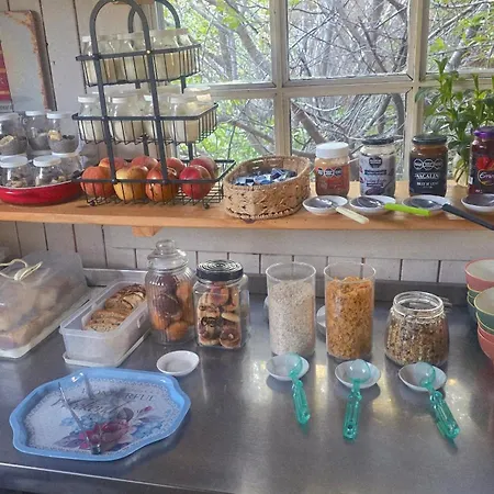 Hostel Del Lago, Private Rooms, Capsule Beds, Shared Kitchen And Breakfast-3