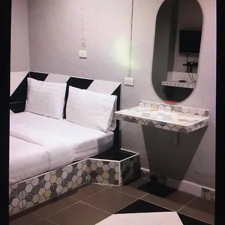 Benjamas Hostels-3
