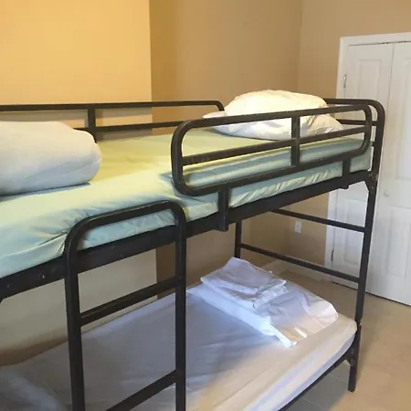 Mayflower Hospitality Hostel 2-3