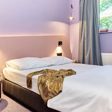 Stay Swanky Hostel-3