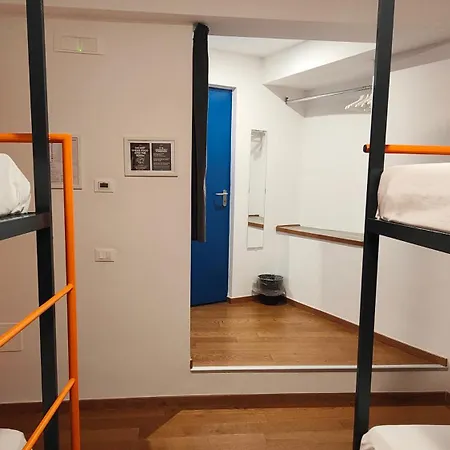 Tric Trac Hostel-2