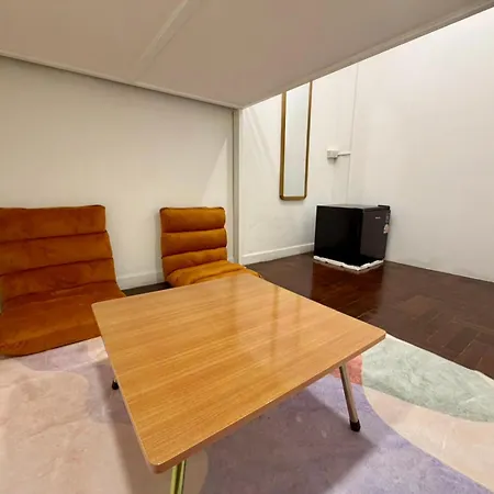 Comfy Crib Hostel 2-3