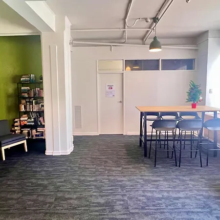 Utopia31 Hostel - Formerly Frienz Backpacker-3