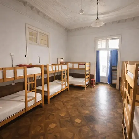 1900 Backpacker'S Hostel-2