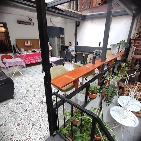 Gafa Garden Hostel & Apartments - Great Location-3
