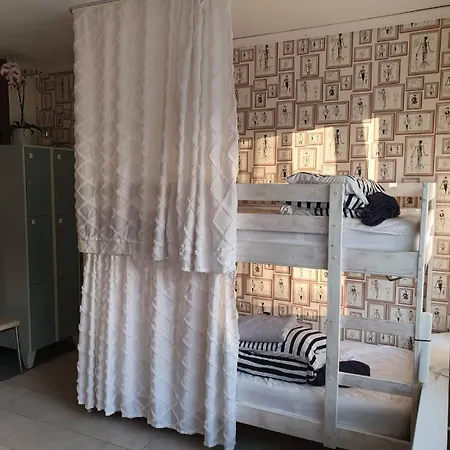 Viktoria Budget Hostel-3