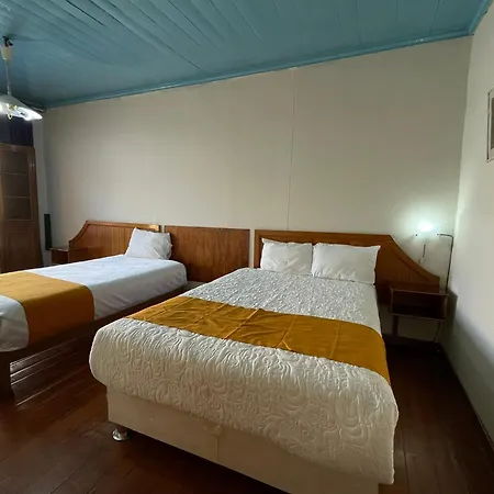 Hostal Lluvia De Oro-2