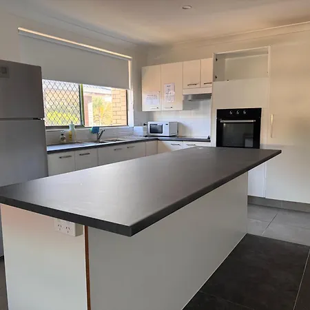 Mumma'S Hostel Surfers Paradise - 18 To 40 Years Old - Passport Only-3