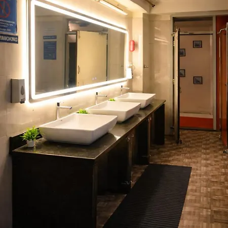 Homestay At Kashmiri Gate Metro & Old Delhi Railway Station-2