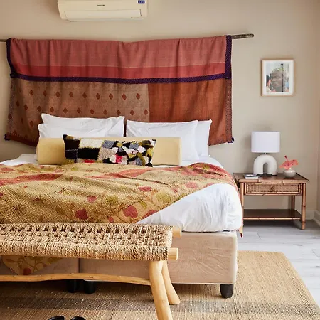 The Big - Luxury Backpackers-2