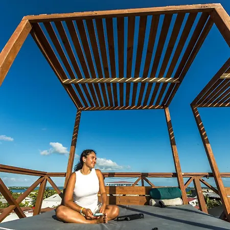 Sandbar Beachfront Hotel & Hostel Restaurant-2