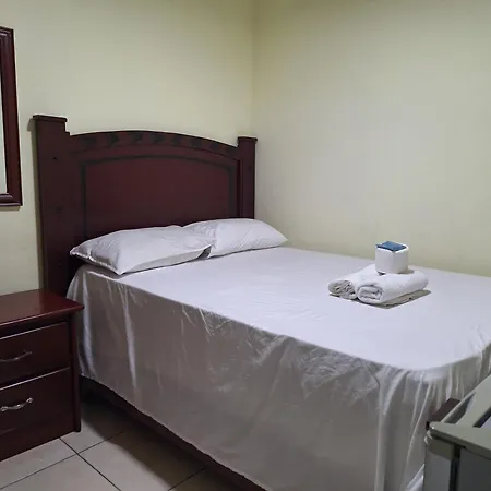 Hotel Enrique Gazcue Bed Breakfast And Parking-3