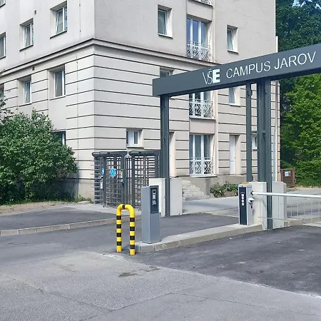 Eislerova Kolej Jarov-3