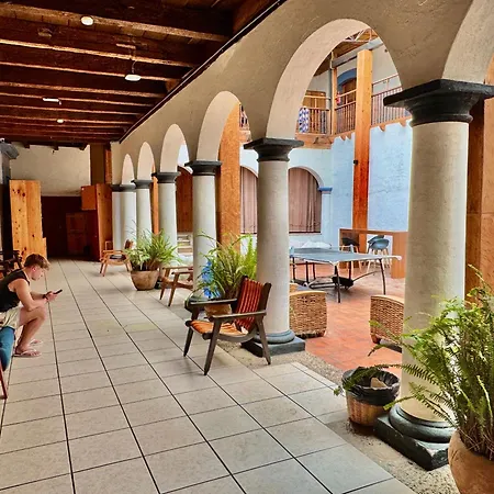 Puerta Vieja Hostel-2