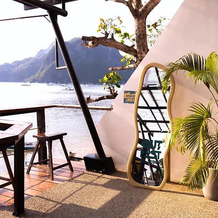Outpost Beach Hostel-3