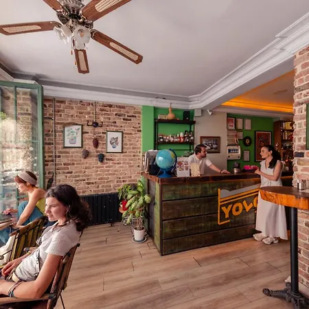 Yolo Hostel-3